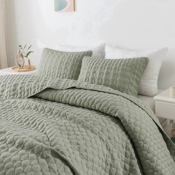 WDCOZY Sage Green Quilt King Size Bedding Set with 2 Pillow Shams, Lightweight Soft Bedspread Coverlet, Quilted Blanket Thin Comforter Bed Cover, All Season Spring Summer, 3 Pieces, 104x90 inches