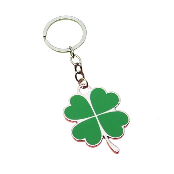 WE-POLUJ Creative Four Leaf Clovers Keychain Portable for Gifts or Personalize Use