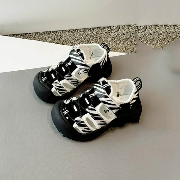 WERYOUNG Girls Boys Sandals Summer Comfortable Breathable Closed Toe Adjustable Straps Shoe Girls Cute Beach Sandal,Black,15-18 Months