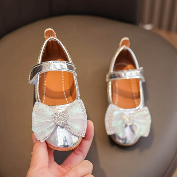 WERYOUNG Girls Sandals Summer New Cute Fashion Rhinestone Bow Flat Sole Princess Shoes Toddler Cute Party School Sandal,Silver,1.5-2 Years