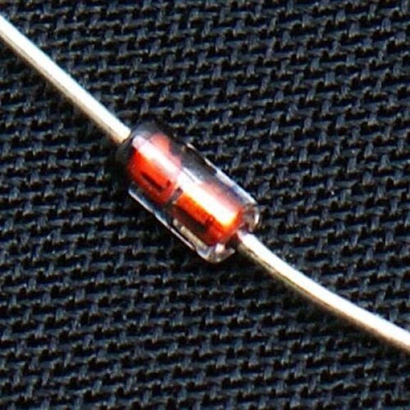 WESIEVYA 500Pcs Fast Switching Diode 1n4148 Signal Diode Do-35 Small Size High Reliability for Electronics