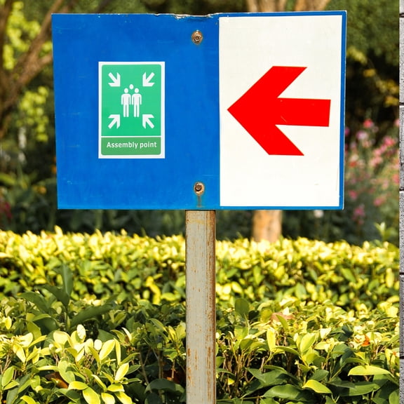 ROMANSENTIAL 10pcs Fire Safety Assembly Point Sign Stickers, PVC Emergency