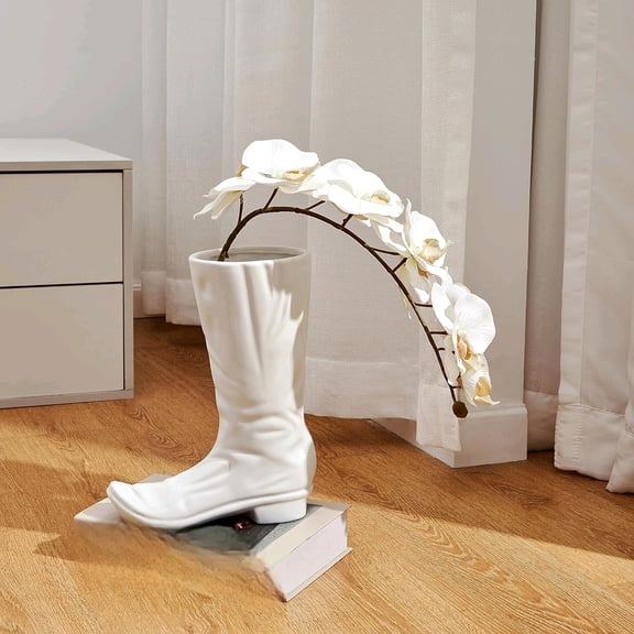 WHITE cERAMIC cOWBOY bOOT vASE, uNIQUE bOOT sHAPED fLOWER vASE FOR hOME dECOR, mODERN fARMHOUSE dECORATIVE vASE FOR lIVING rOOM, bEDROOM, oFFICE, tABLE cENTERPIECE, gIFT FOR wOMEN