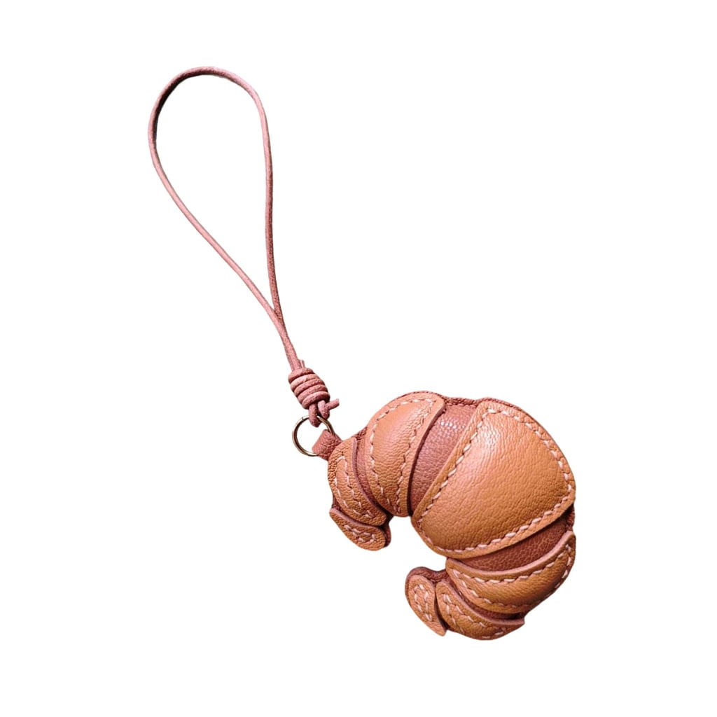 WINDLAND Elegant Croissant Shaped Bag Charm Stylish Food Pendant Key Ring Handmade Keychain Accessory for Trendsetters