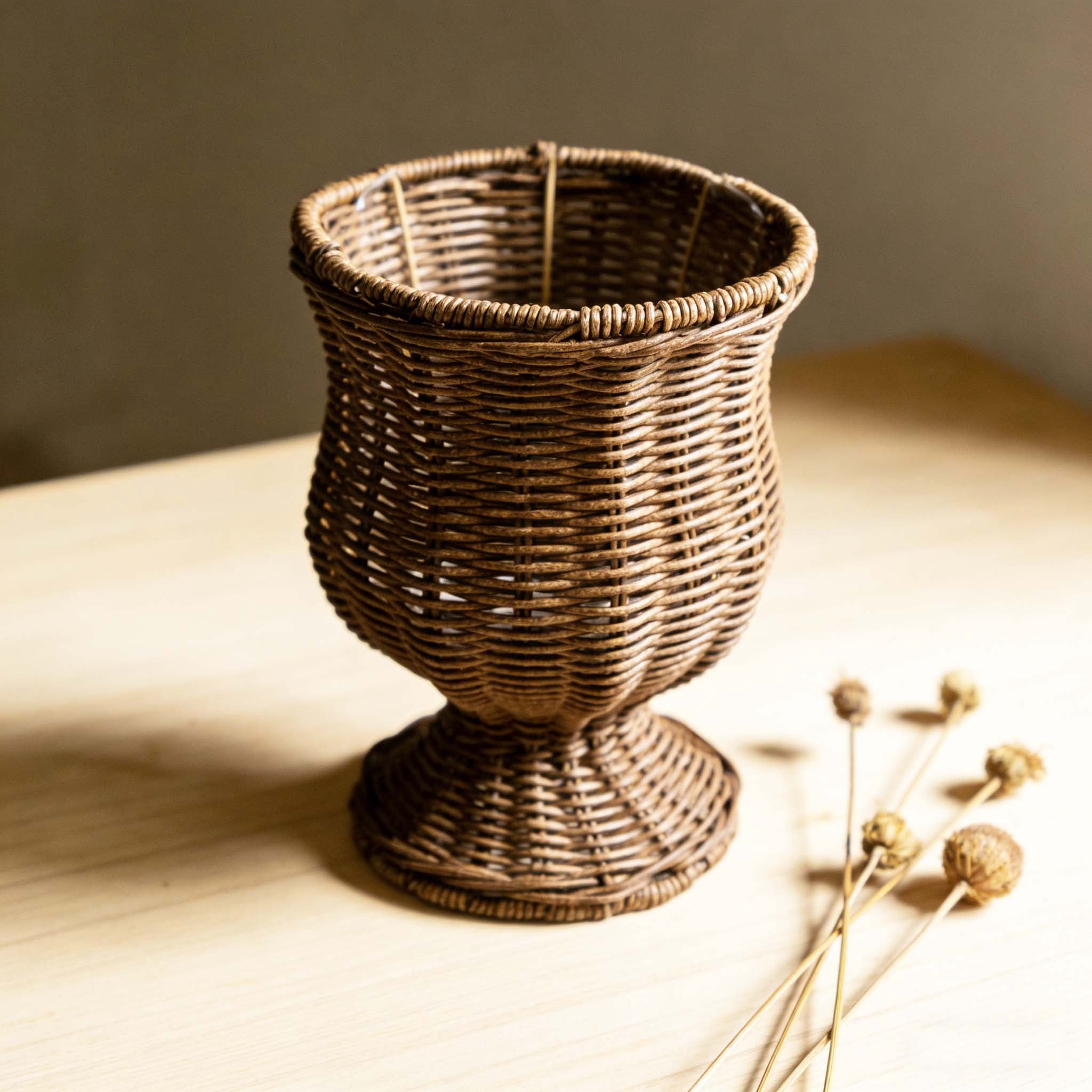 WKSCLPAI Artisanal Handwoven Rattan Planter, Goblet Urn Shape 11*8" Brown, Spring Home Flower Pot, Elegant Hourglass Silhouette, Stable Base, Versatile for Entryway/Dining Table Decor