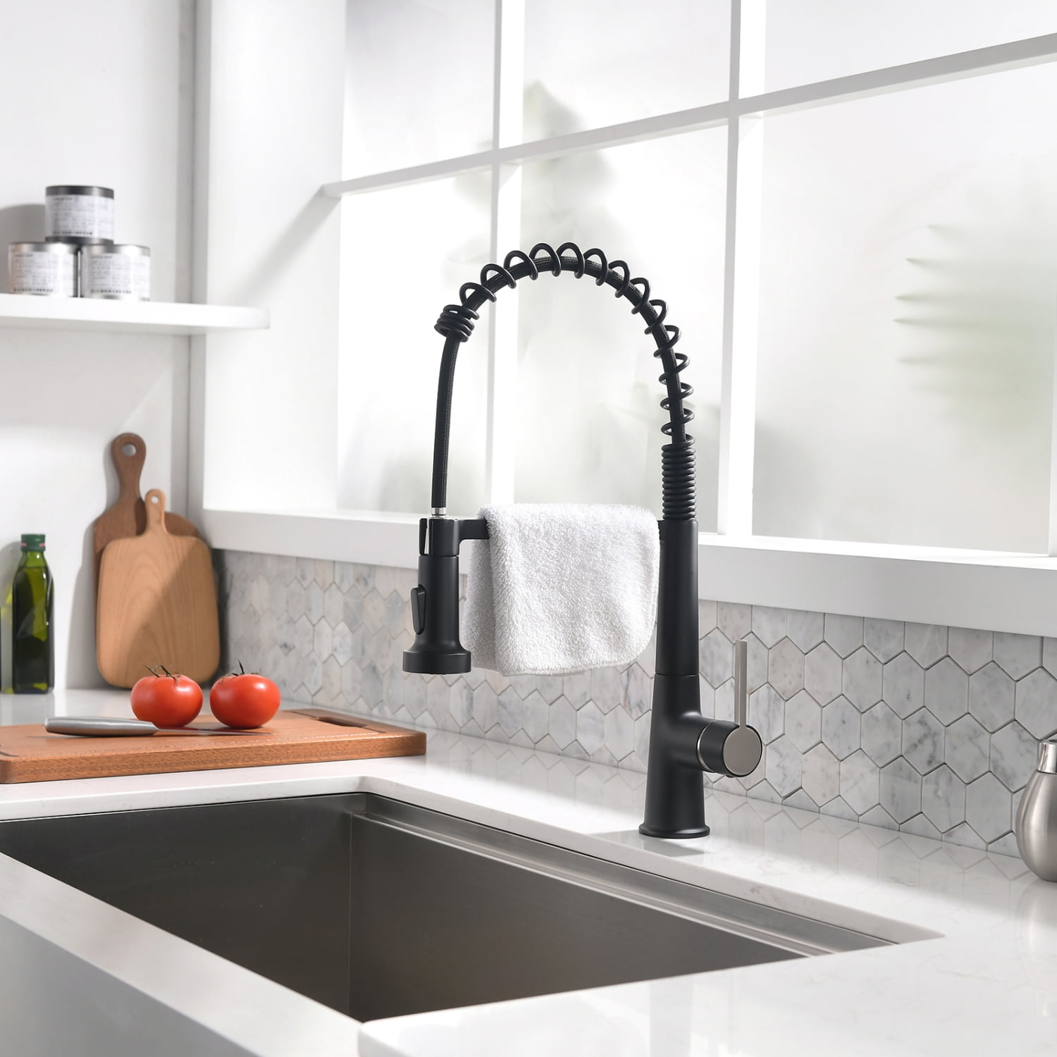 WLAIWLA Modern Black Kitchen Sink Faucet with Pull Down Sprayer Commercial Spring Pull-Out ...