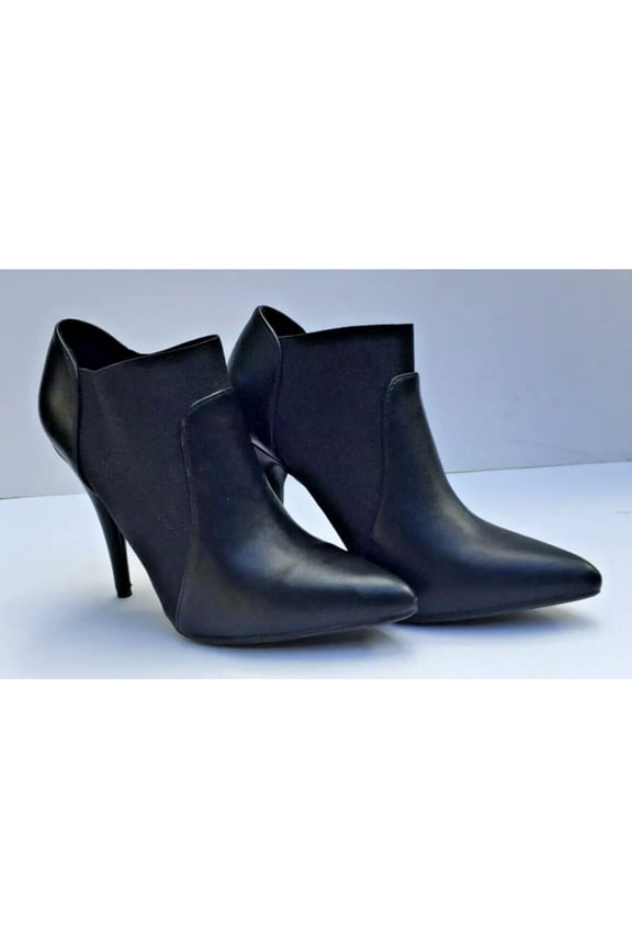 WOMEN ANKLE BOOTIES "PERFECT  FOR JEANS & DRESSES" (Size 7)