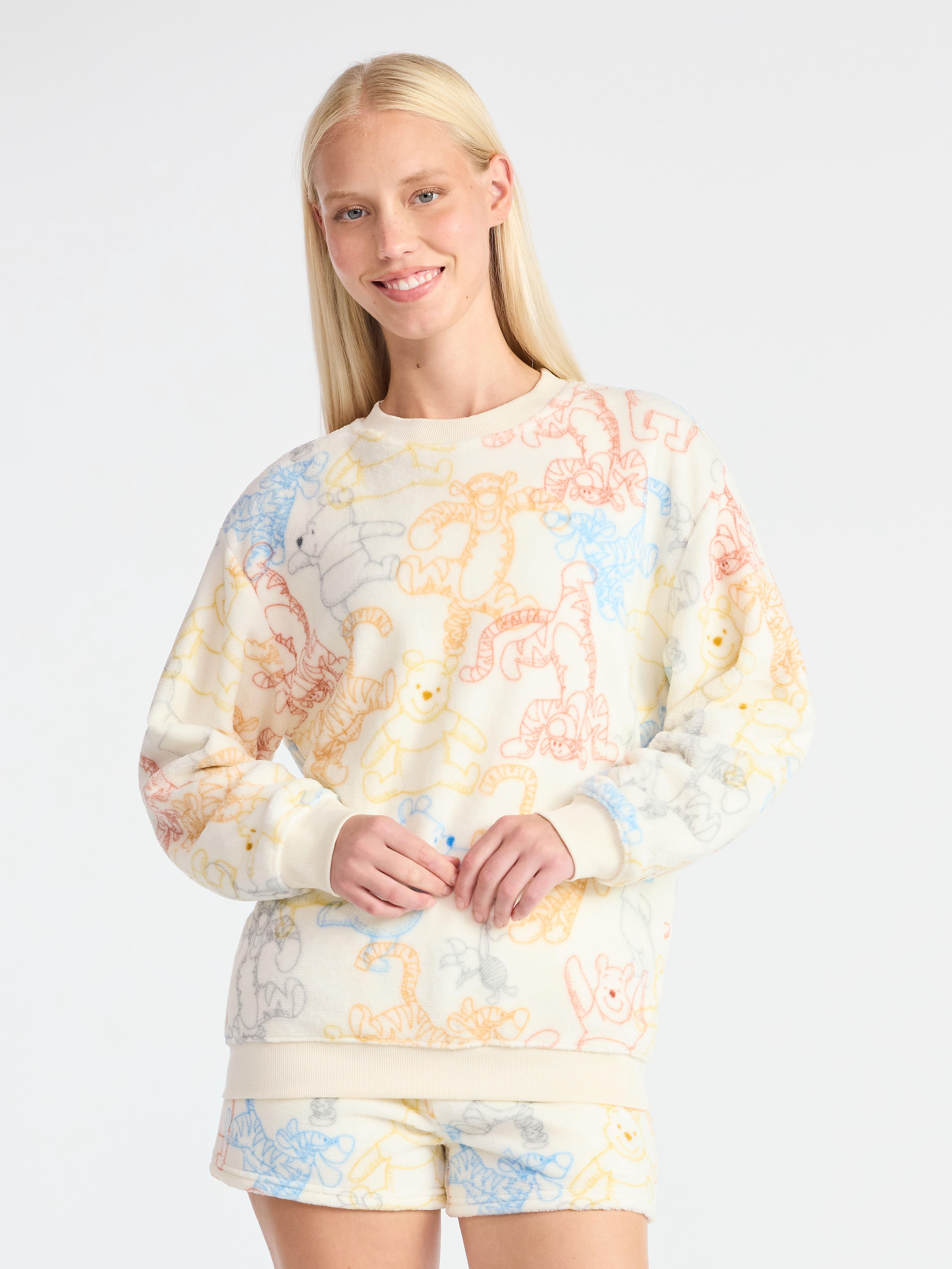 Winnie the Pooh Women’s Graphic Print Crewneck Sweatshirt with Long Sleeves, Sizes XXS-XXL