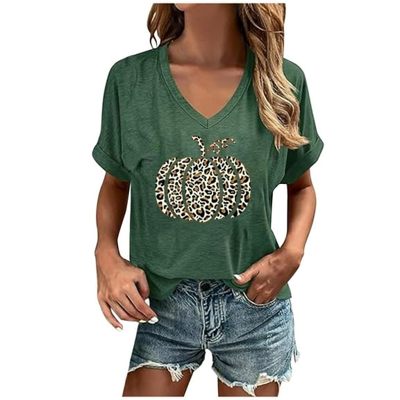 WREESH Womens Thanksgiving Leopard Pumpkin Graphic Tees Short Sleeve V Neck T Shirts Fall Tops 2025 Green