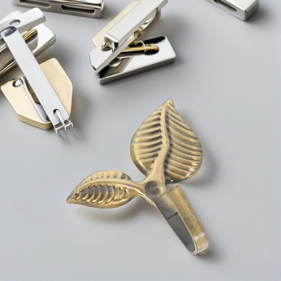WRISTBIQUE 8Pcs Vintage Golden Wrought Iron Hooks Leaf Shaped Wall Mounted Coat Hangers