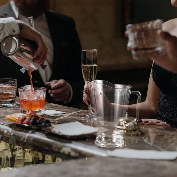 WRISTBIQUE Large Capacity Plastic Beer Pitcher with Smooth Pour Spout Perfect for Home Use