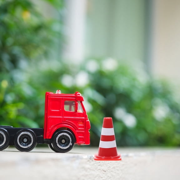 WRITWAA 40Pcs Simulation Barricade Plastic Roadblock Models Red Traffic Scene Props