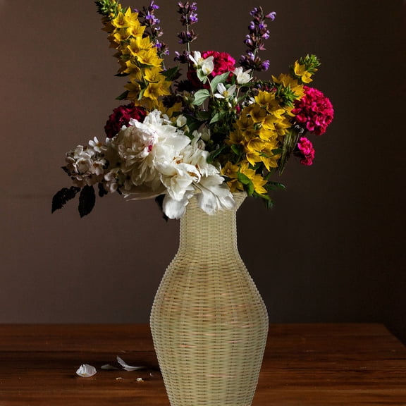 WRITWAA Light Green Woven Flower Container Synthetic Material Elegant Storage Vase for Dried Flowers 7.5in