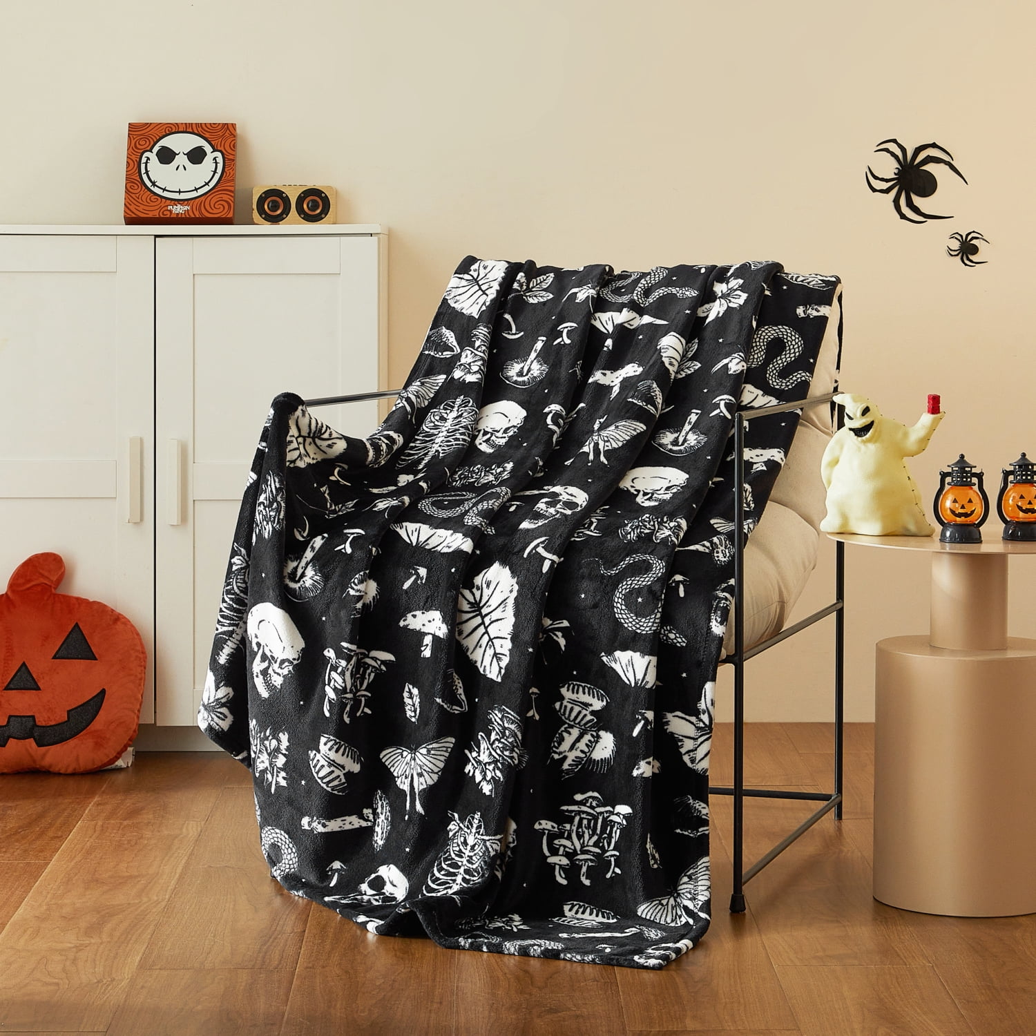 Way To Celebrate Dark Forest Floor Plush Oversized Couch Throw Blanket, Black, 50 x 72 in