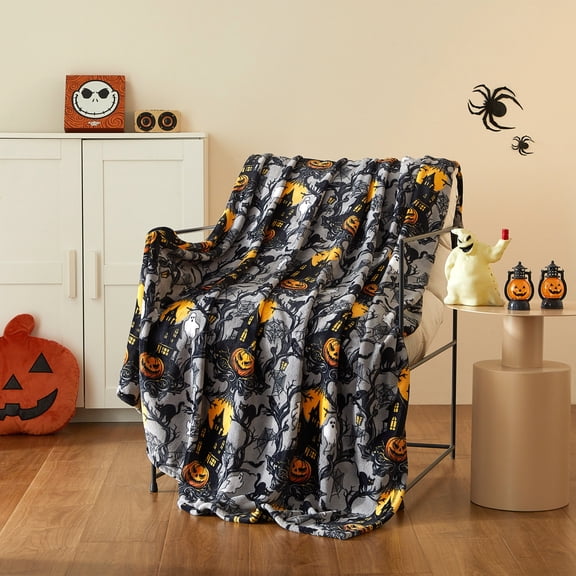 Way To Celebrate Haunted Treehouse Plush Oversized Couch Throw Blanket, Grey, 50 x 72 in