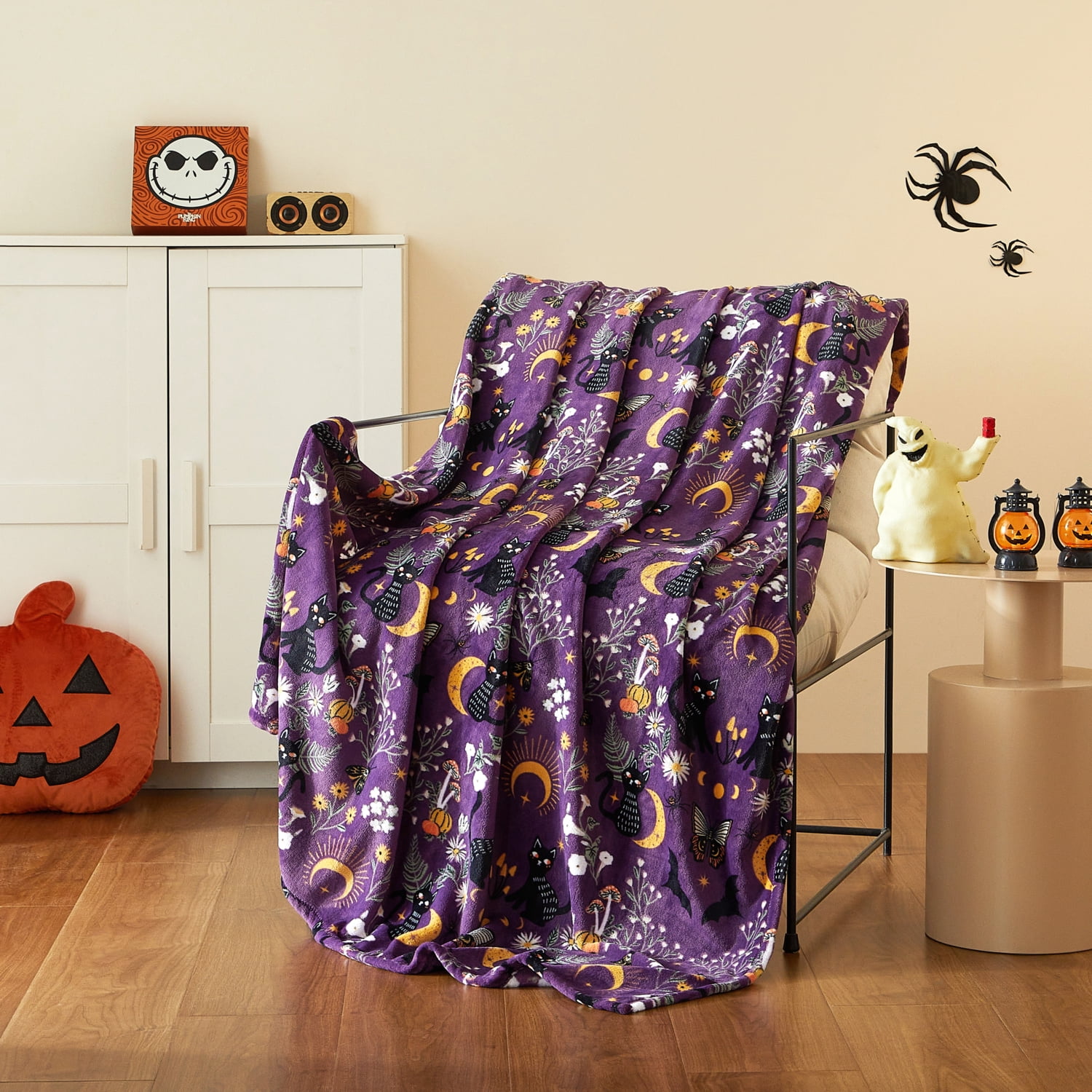 Way To Celebrate Halloween Cats Plush Oversized Couch Throw Blanket, Midnight Magic, Purple, 50 x 72 in
