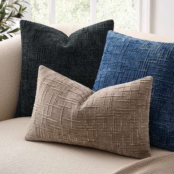 WUYIBA-Throw Pillow Covers Black Set of 2 18x18 Inch Pillow Covers, Soft Chenille Neutral Decorative Pillowcases for Couch Sofa Bed Living Room, Home Boho Decor, Modern Farmhouse Cushion Covers