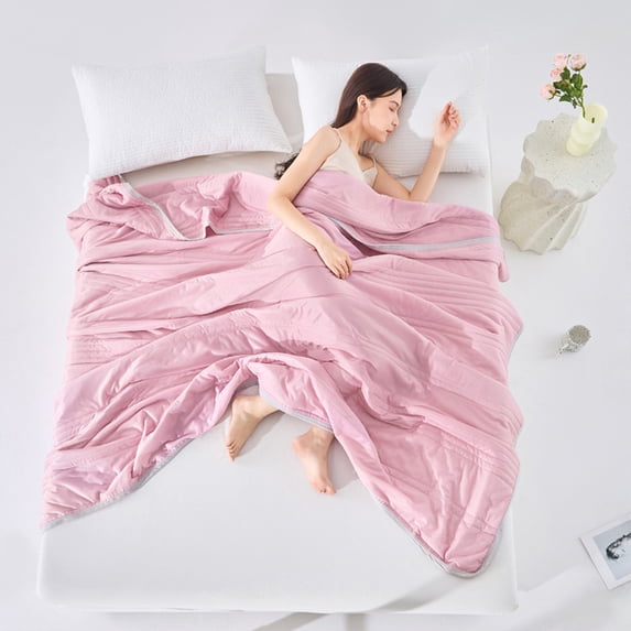 WZXPWT Cool Feeling Quilt, Soft Silk Summer Quilt with Air Conditioning Design, Lightweight Summer Duvet for Comfortable Sleeping, Breathable Polyester Bed Cover for Hot Weather