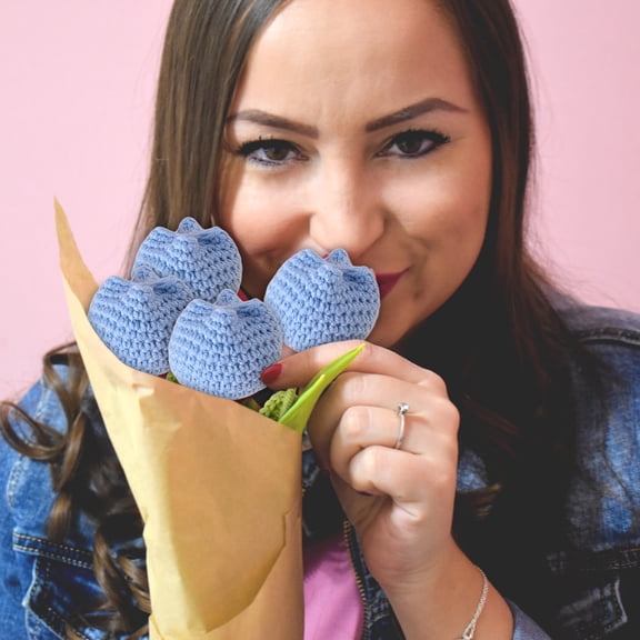 WZXPWT Crochet Tulips Without Vase, Handmade Artificial Simulation Flower - Lifelike Wool Tulip Decoration for Home and Office Gifting