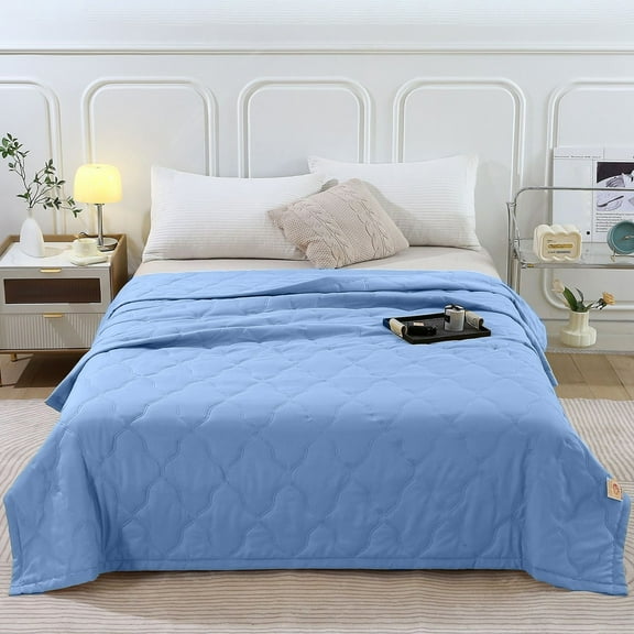 Wadada Light Large Size Quilt, 39"x56" Lightweight Summer Quilt Full Queen for All Seasons, Classic Geometric Diamond Stitched Pattern, Ultra Soft Microfiber Lightweight Bedding
