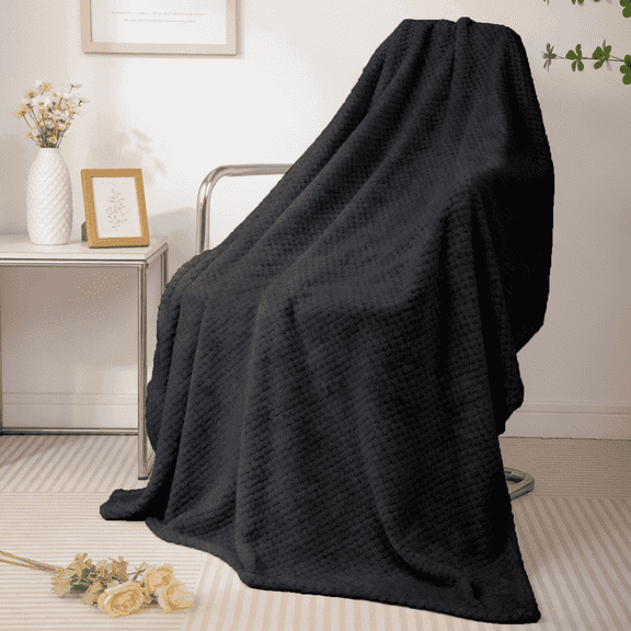 GPED Ultra Soft Throw Blanket, Warm Cozy Blankets 260GSM for Couch Bed Chair, Breathable and Lightweight Blankets for All Seasons, Decor & Giftable Blanket, Black
