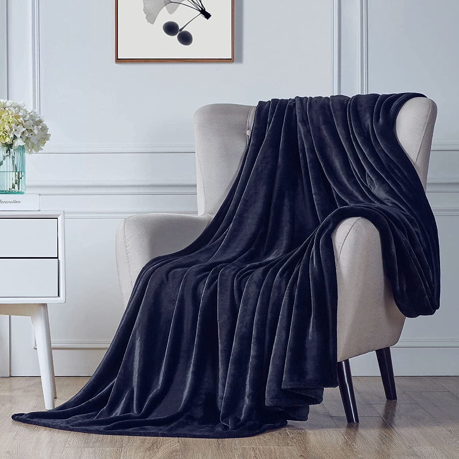 Walensee Ultra Soft Microplush Fleece Twin Blanket, 60" x 80", Navy, Machine Washable