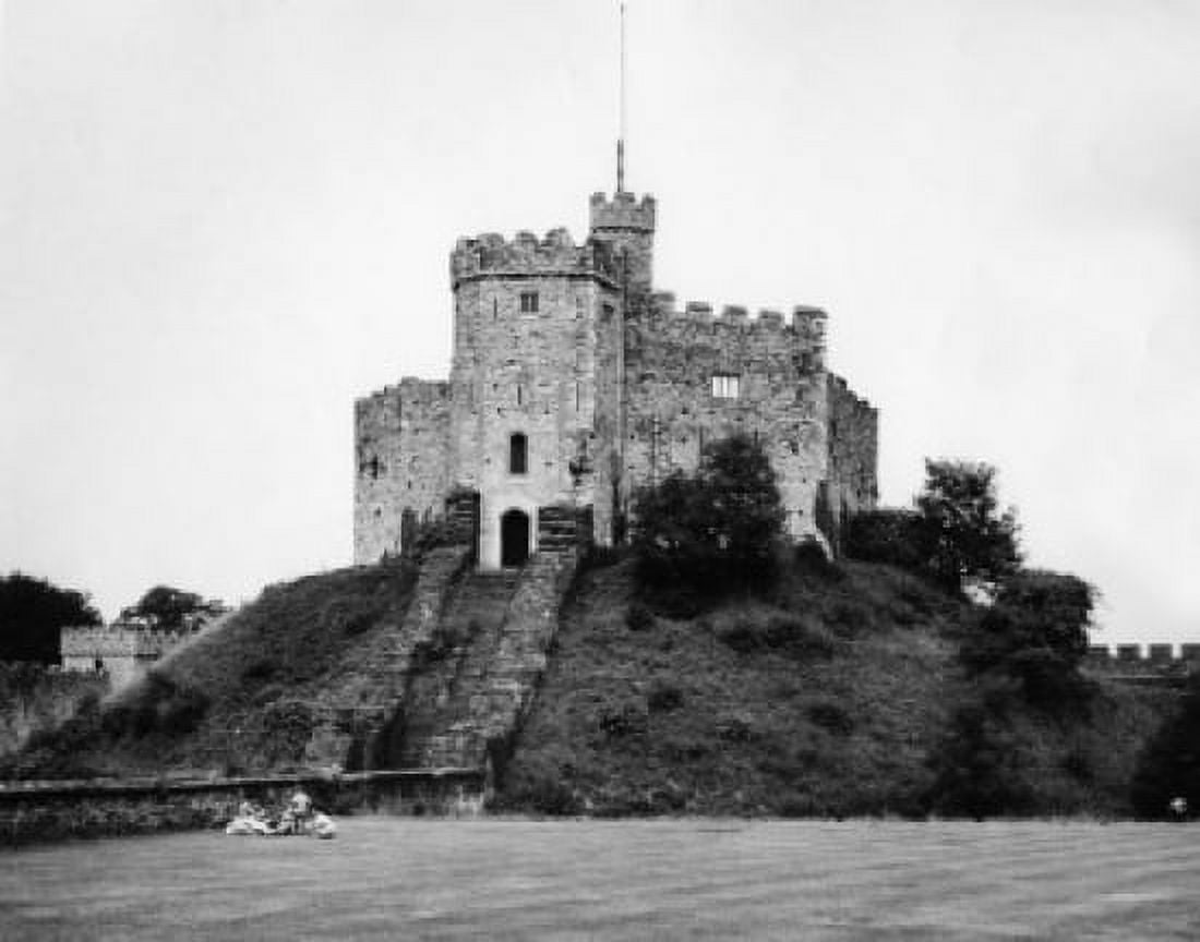 Wales Cardiff Castle UK Canvas Art - (18 x 24)