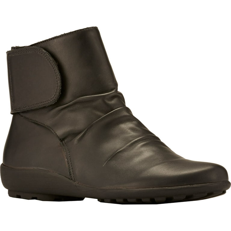 Walking Cradles Women s Harlow Ankle Boot Black Soft Antique Leather 5 M US