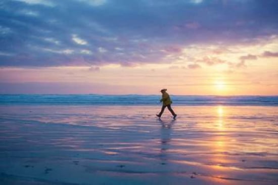 Walking in the Wind Canvas Art - Roberta Murray (24 x 36)