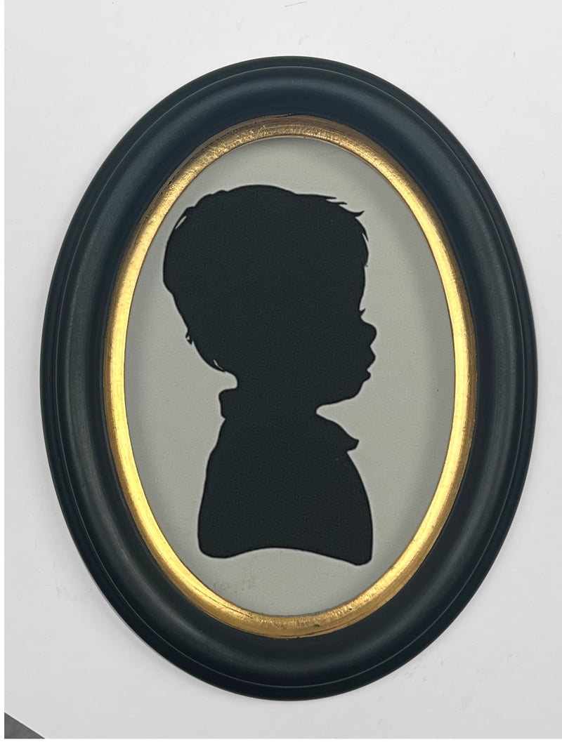 WallWorks Classic Oval Silhouette 5X7 Hand Made Solid Wood Frame