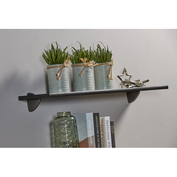 Wallscapes Gallery 8x32 Black Shelf Kit with Silver Pelican Brackets