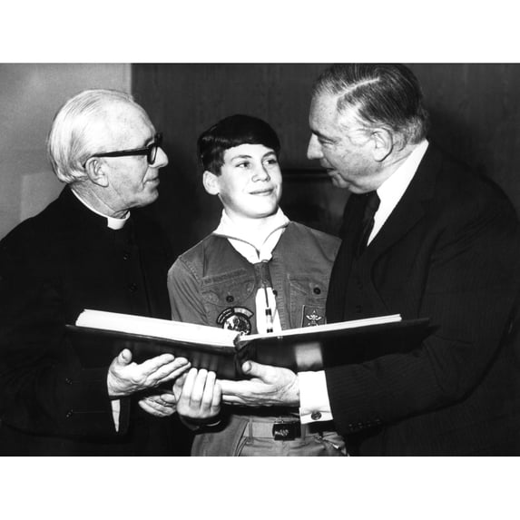 Walter Annenberg History (36 x 24)