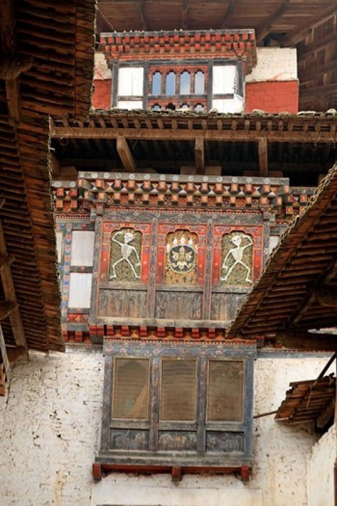 Wangu Phodrang Dzong Wangdue Bhutan Canvas Art - Kymri Wilt DanitaDelimont (18 x 24)