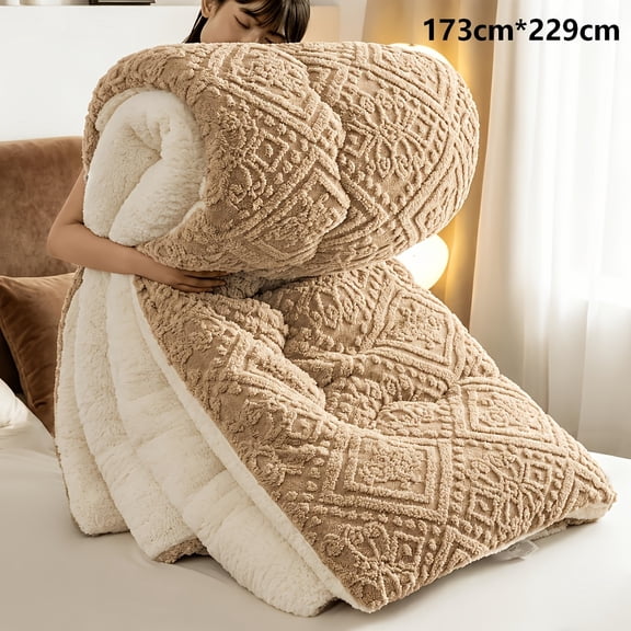 Warm Tufted Velvet Comforter With Soft Sherpa Fleece Backing, 173cm*229cm