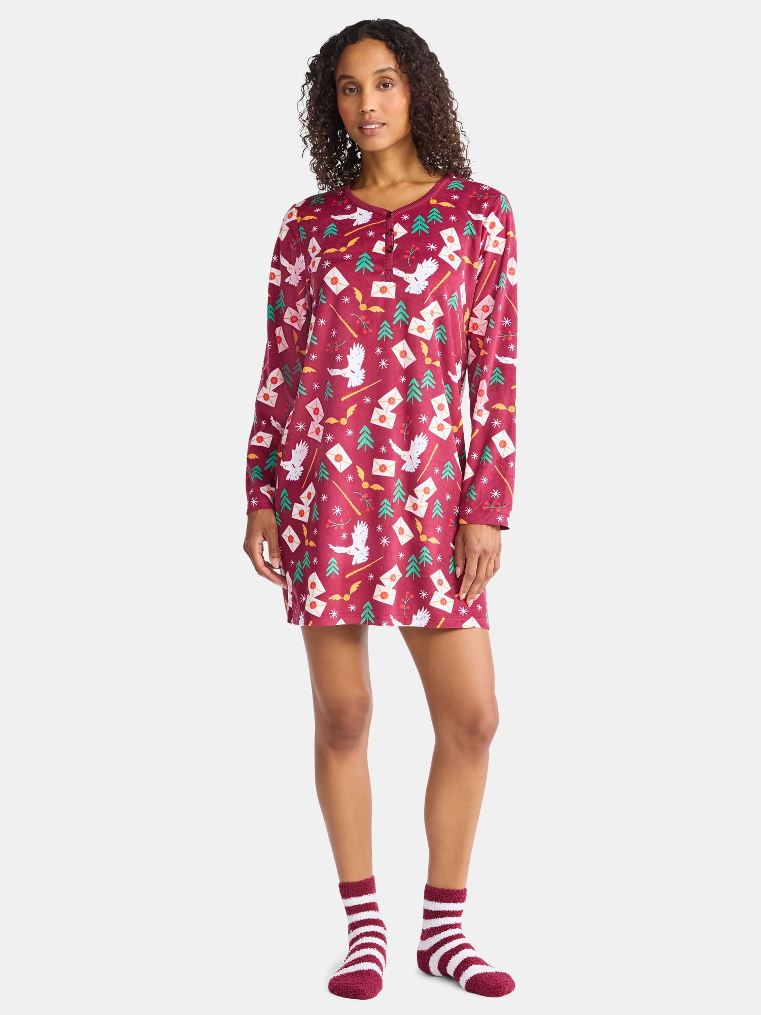 Harry Potter Women's and Women's Plus Holiday Print Henley Sleepshirt and Plush Socks Set, 2-Piece, Sizes XS-3X