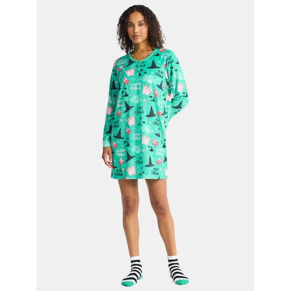 Warner Bros. Women's and Women's Plus Wizard of Oz Christmas Print Henley Sleepshirt and Plush Socks Set, 2-Piece, Sizes XS-3X