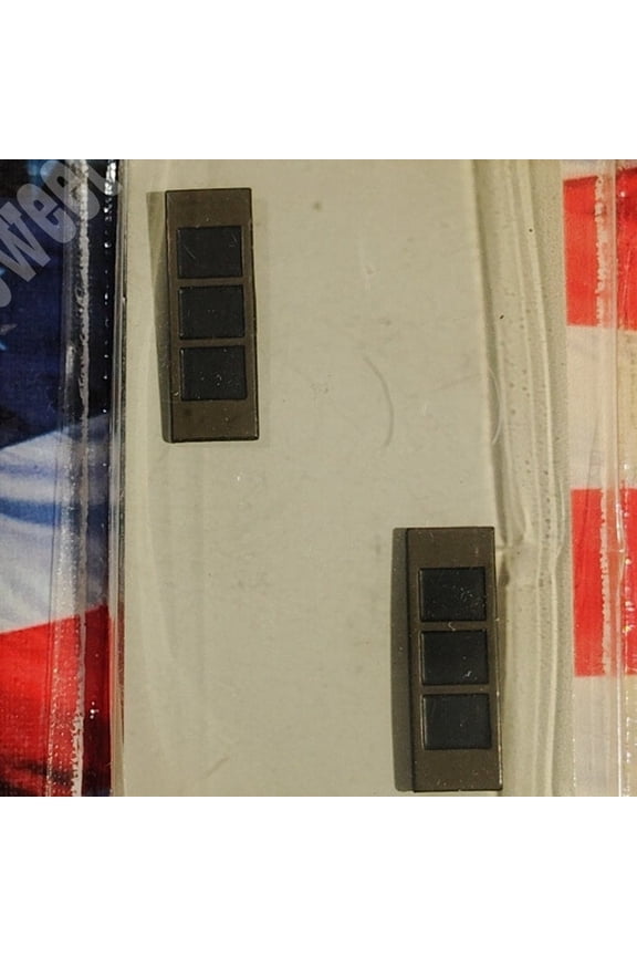 Warrant Officer 3 (WO3) Collar Device Pin Set, Subdued Green/Black 1-1/8" x 3/8"