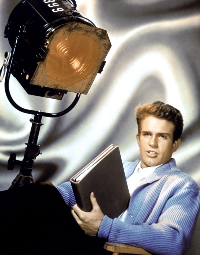 Warren Beatty Canvas Art - (16 x 20)