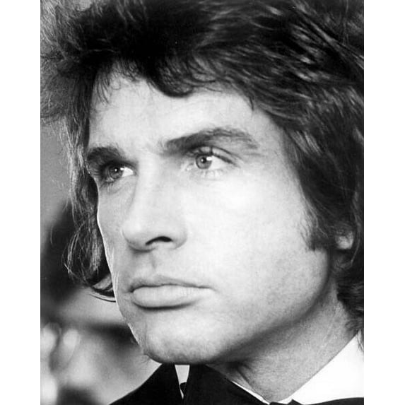 Warren Beatty close-up in tuxedo from Shampoo 8x10 inch photo