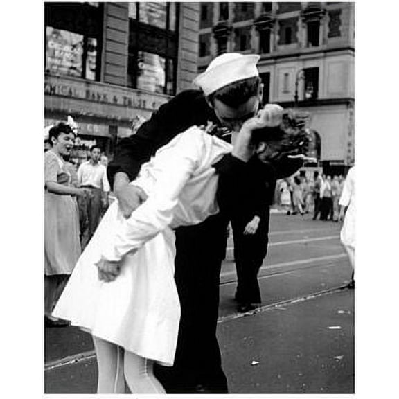 Wars End Kiss - 16 X 20" Poster