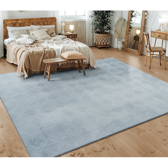 Washable Area Rug with Geometric Pattern and High-Low Effect
