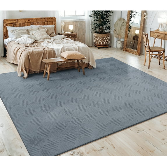 Washable Area Rug with Geometric Pattern and High-Low Effect