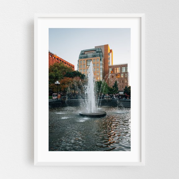 Washington Square Fountain 01 - Manhattan New York Photography Cityscape Fountain Architecture Autumn Skyline Street Photography White Framed Wall Art Print 5 x 7 inches