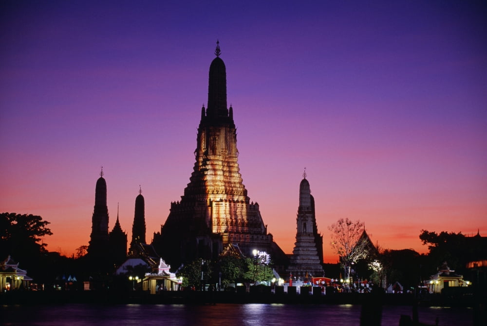 Wat Arun In Bangkok Thailand Canvas Art - Bilderbuch Design Pics (17 x 11)