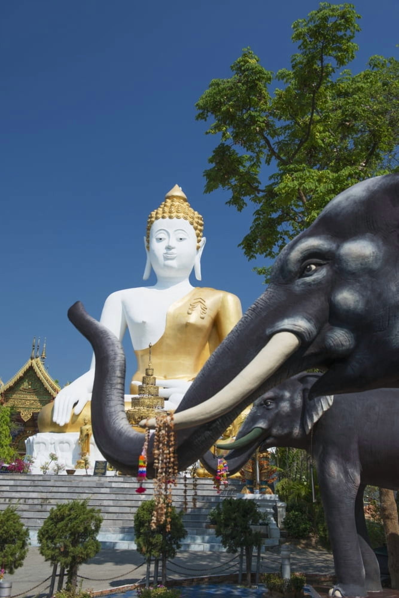 Wat Doi Kham Temple Buddha Chiang Mai Thailand Canvas Art - Stuart Corlett Design Pics (12 x 19)