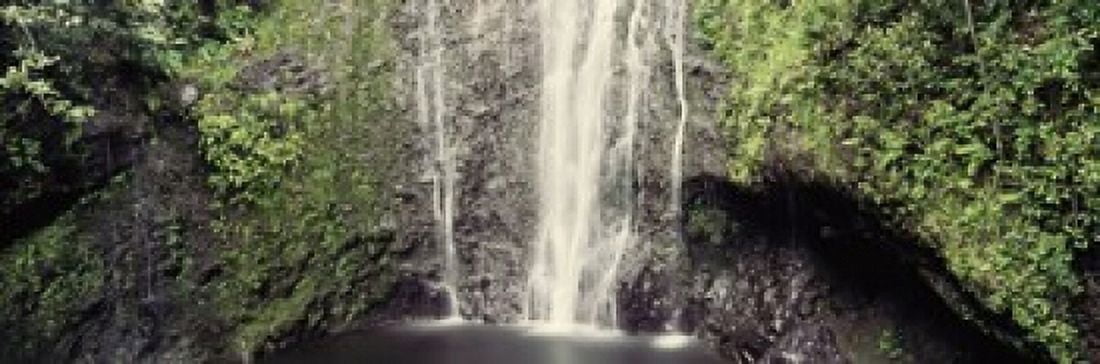 Water falling from a rock Hawaii USA Canvas Art - Panoramic Images (18 x 6)
