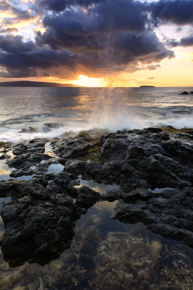 Water splashing onto the lava rock along the coast at sunset Hawaii United States of America Canvas Art - Scott Mead Design Pics (12 x 19)