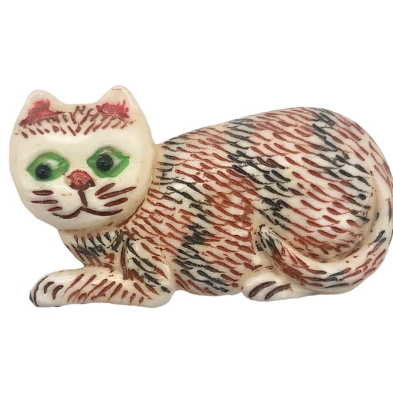 Waterbuffalo Bone Calico Cat | 37x20.5x7.5mm | Cream/Red/Black/Green | 1 Bead |