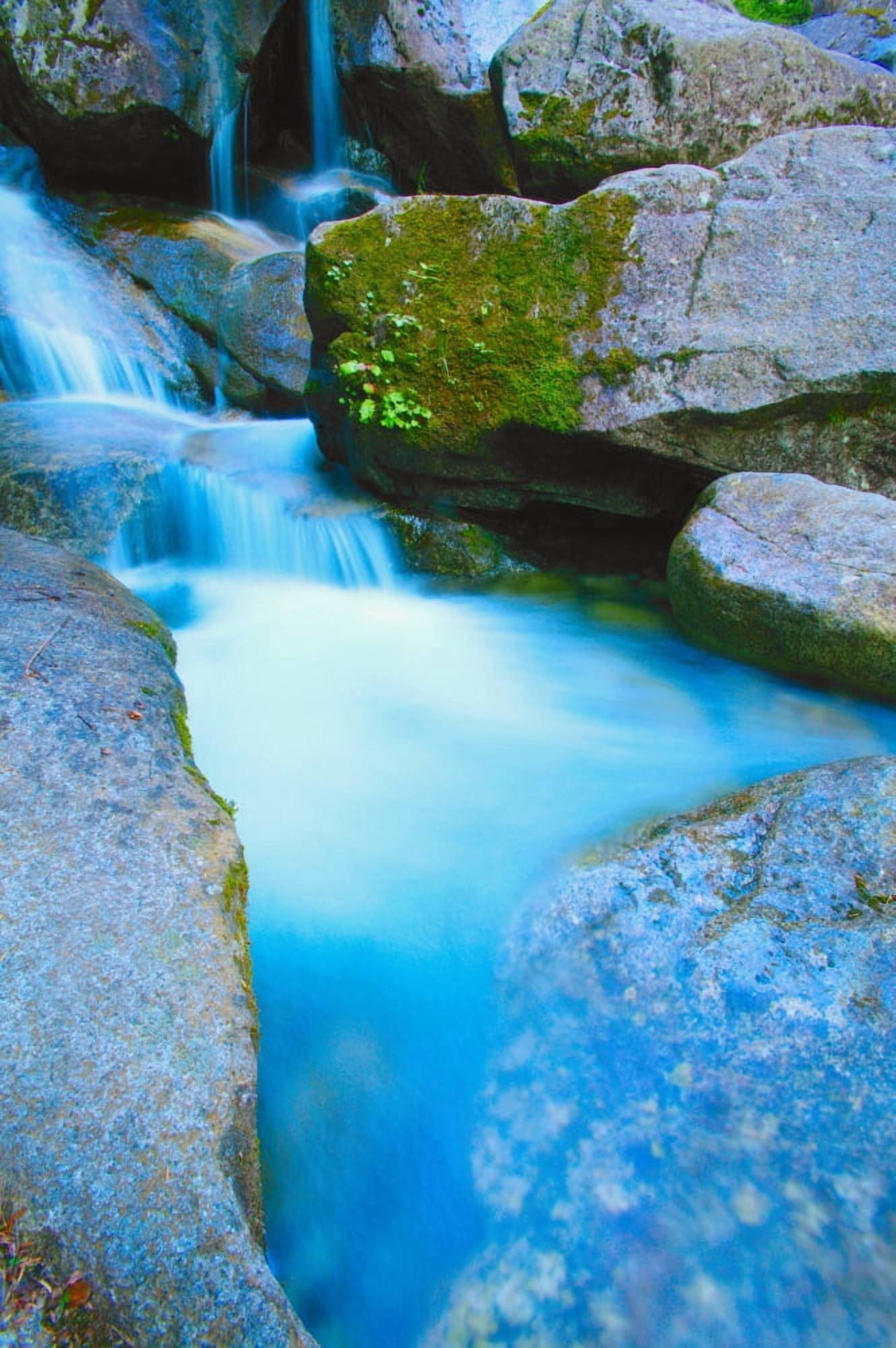 Waterfall Canvas Art - Don Hammond Design Pics (11 x 17)