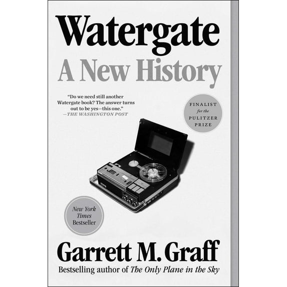 Pre-Owned Watergate: A New History (Paperback) 198213917X 9781982139179